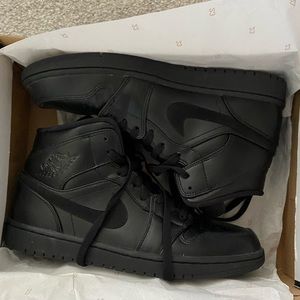 Jordan 1 mid black on black